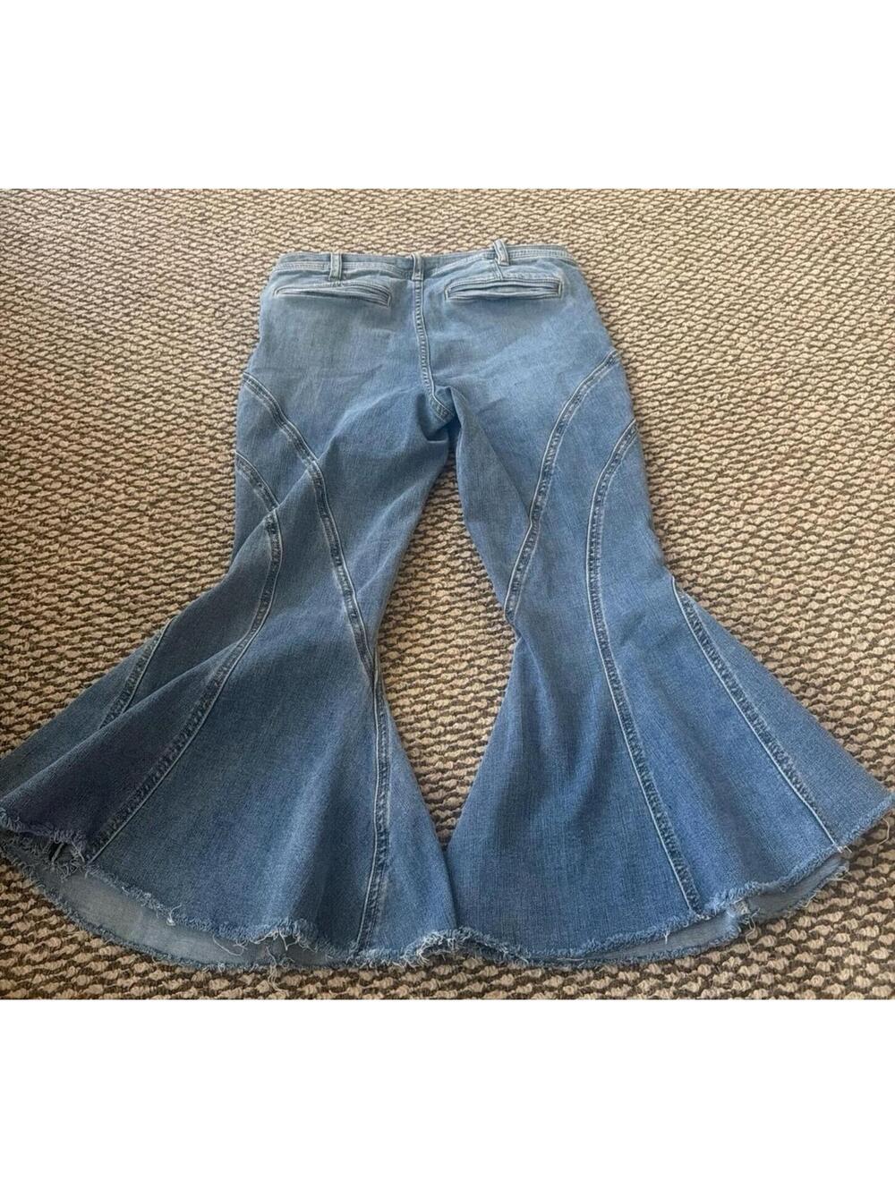 We The Free Twirl On Mid-Rise Crop Flare Jeans - Morning Blue - 28 - Picture 3 of 10
